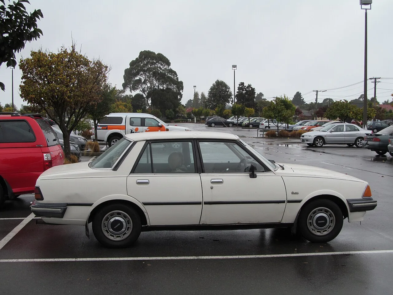 Mazda 626 GD/GV fourth generation, side