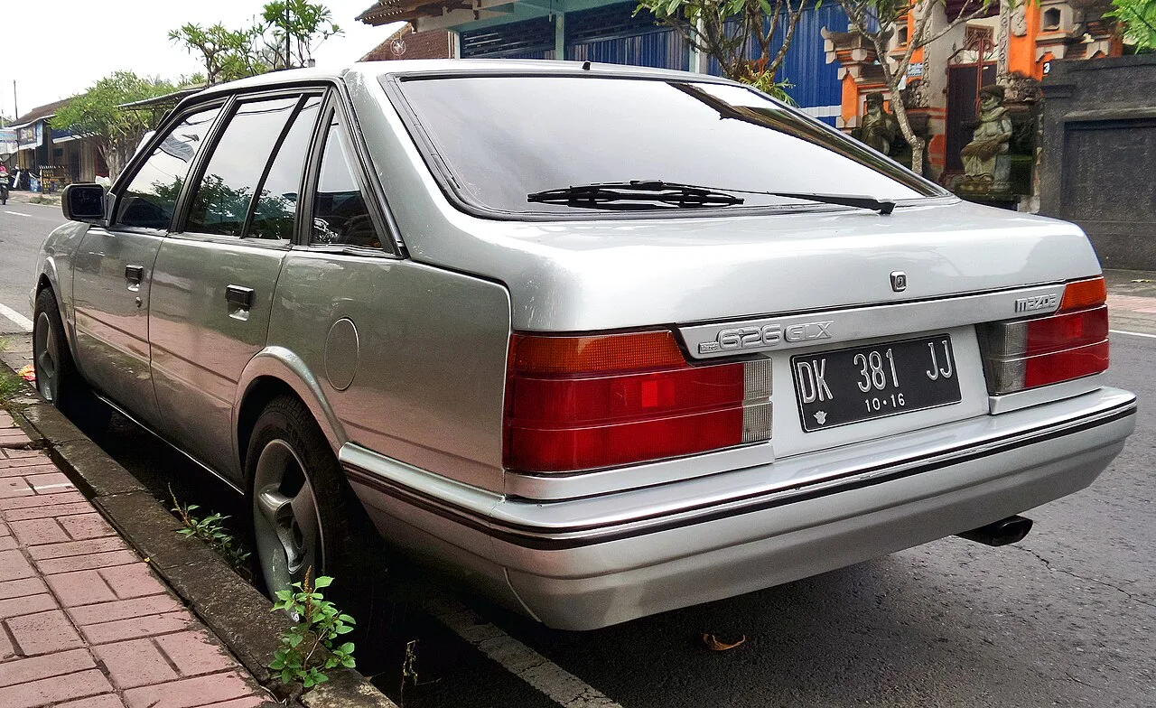 Mazda 626, rear
