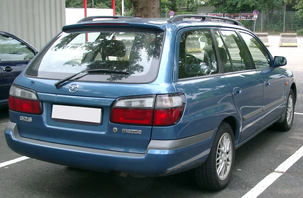 Mazda 626, rear