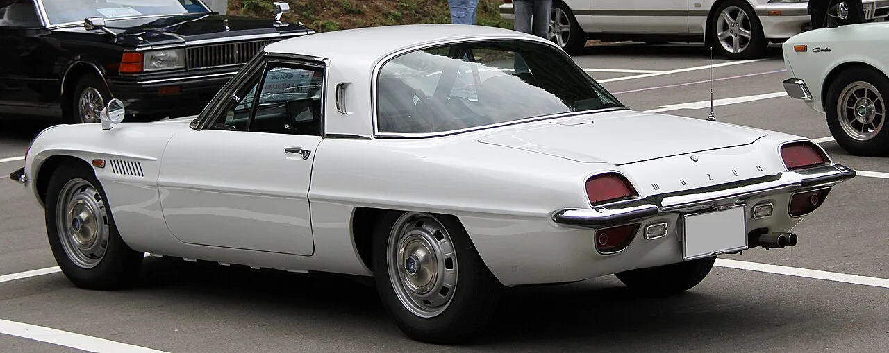 Mazda Cosmo Sport, rear