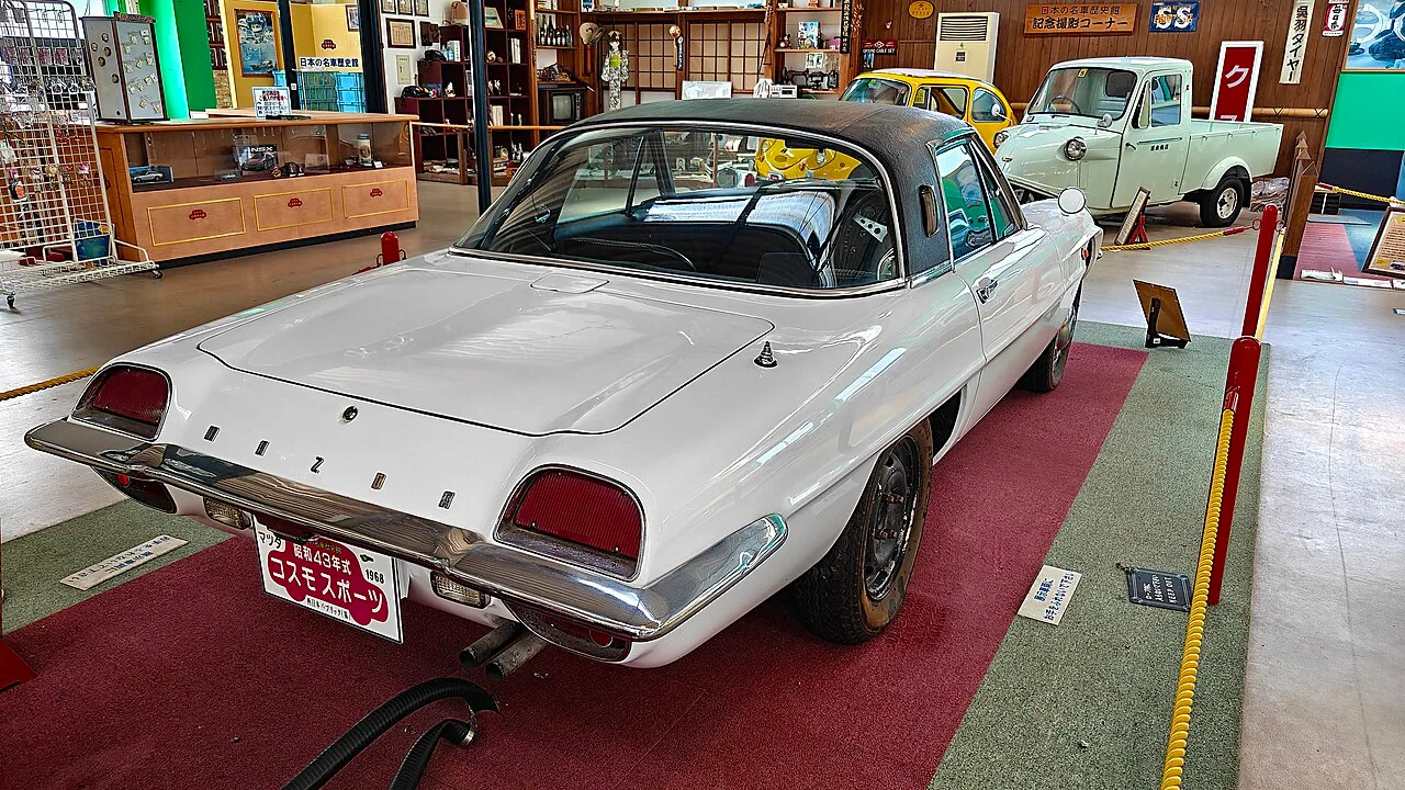Mazda Cosmo AP / RX-5 CD, rear