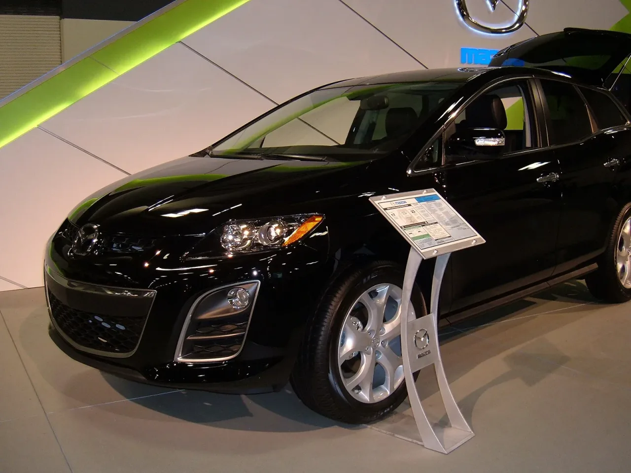 Mazda CX-7, side