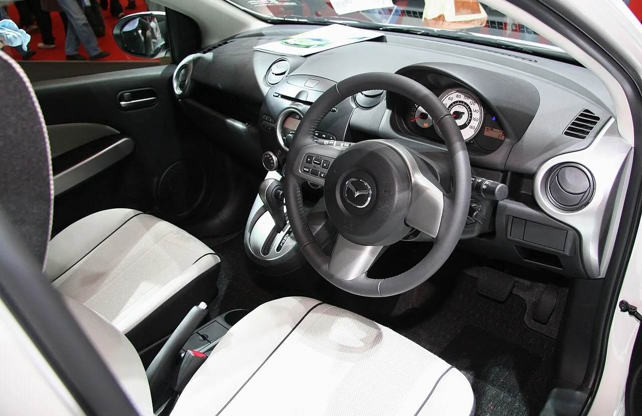 Mazda Demio DW, interior