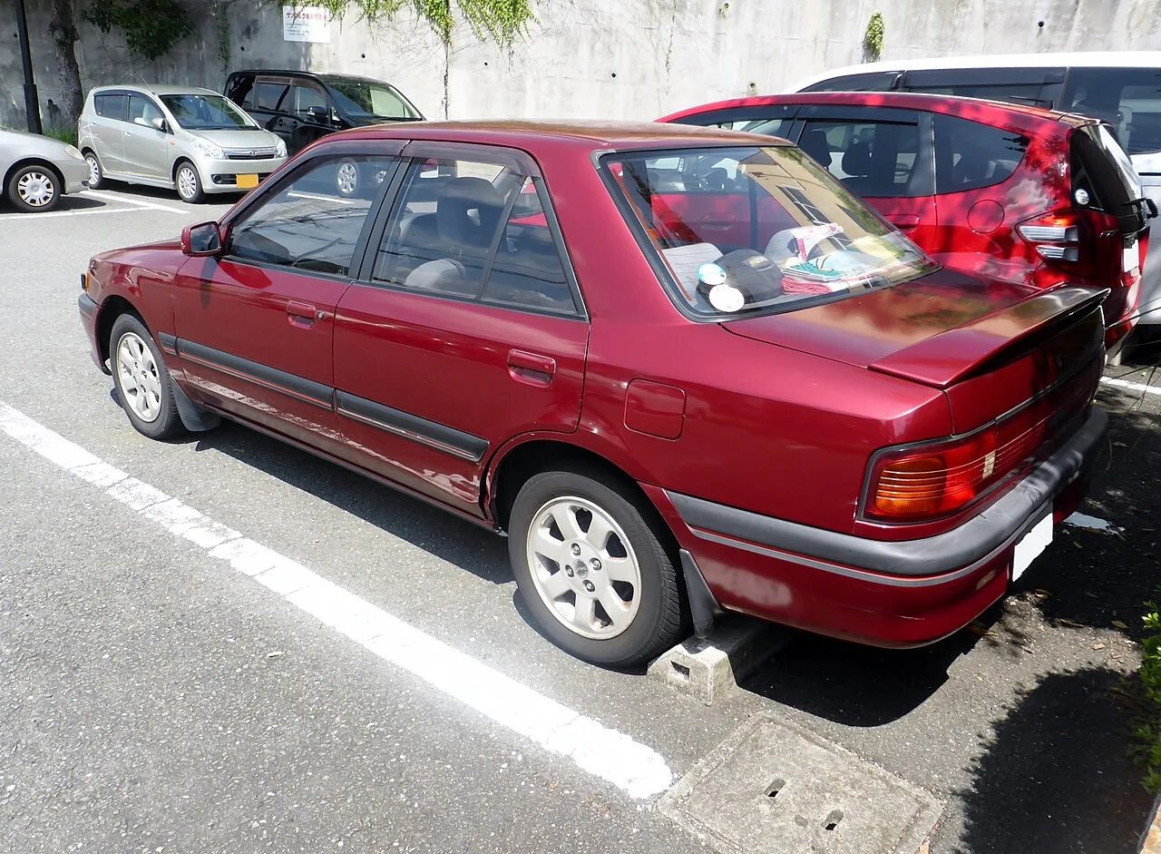Mazda Familia BG / 323 / Protegé seventh generation, rear