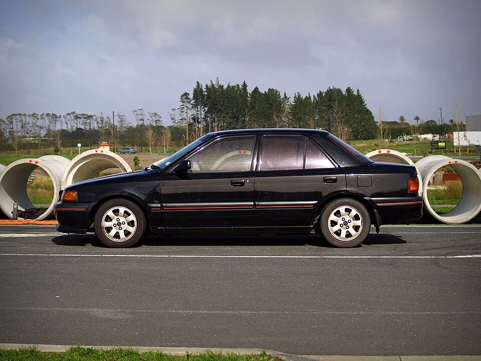 Mazda Familia / Familia Presto FA2–FA3 second generation, side