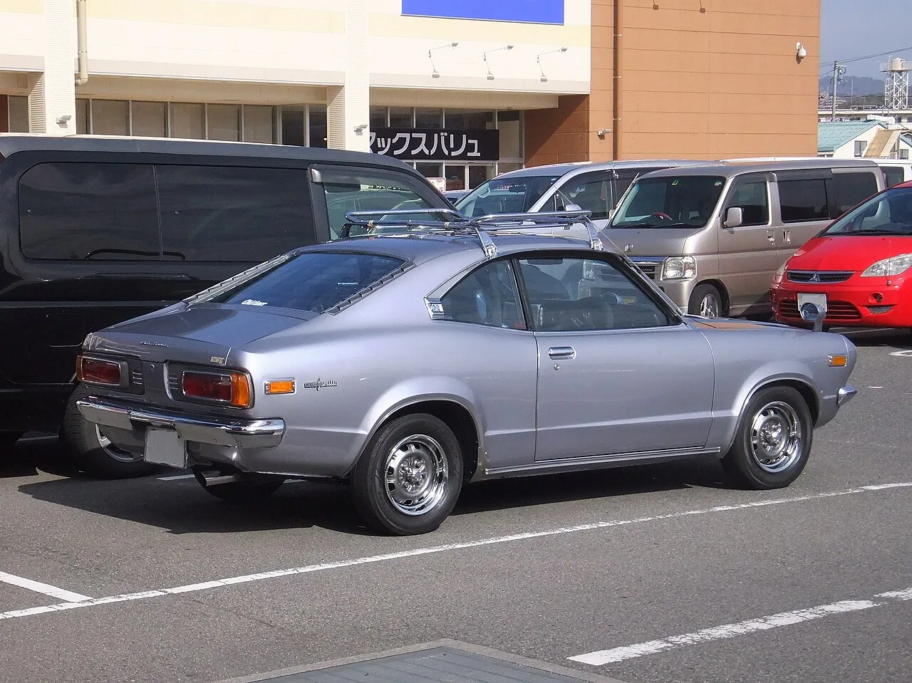 Mazda Grand Familia / 808 / 818 / Mizer, rear