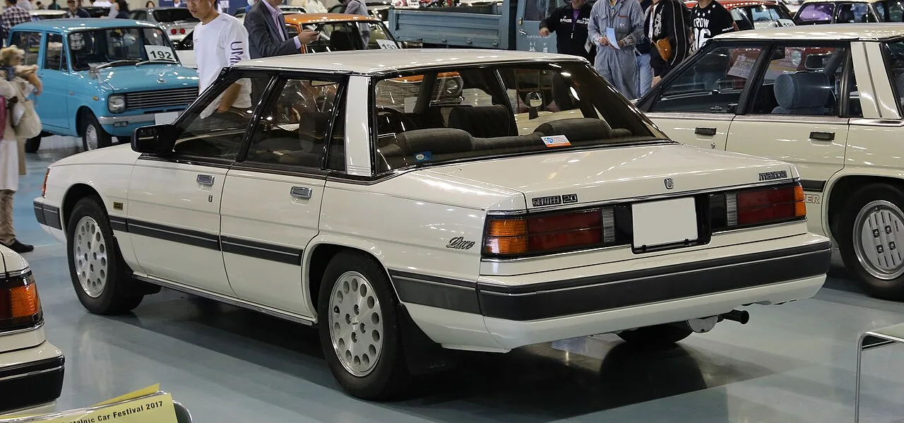 Mazda Luce HB, rear