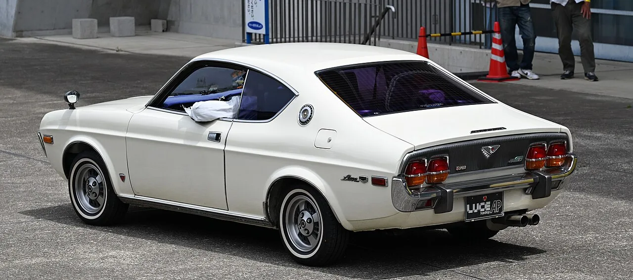Mazda Luce LA2 / LA3, rear