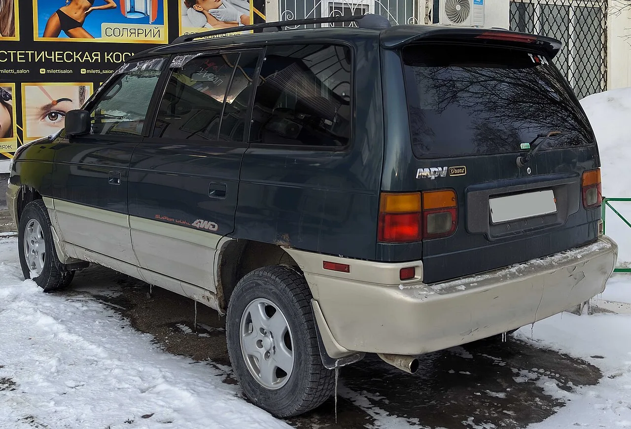 Mazda MPV, rear