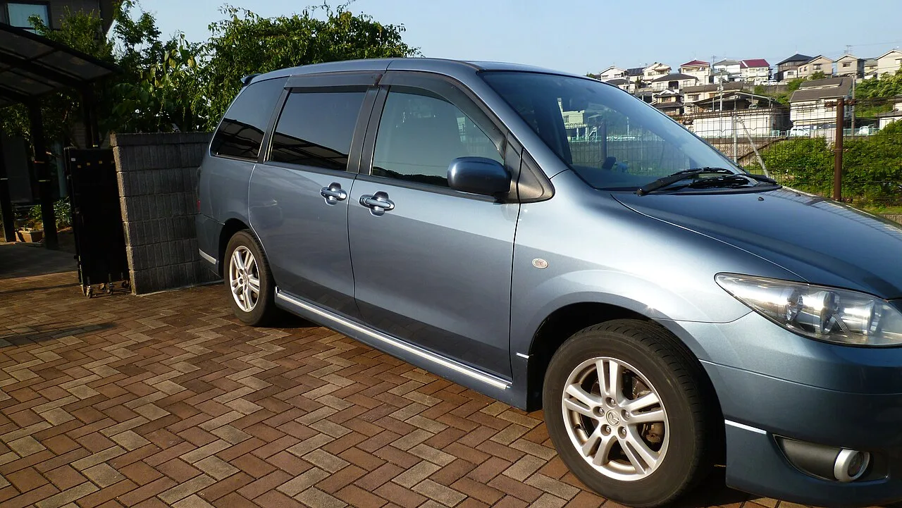 Mazda MPV, side