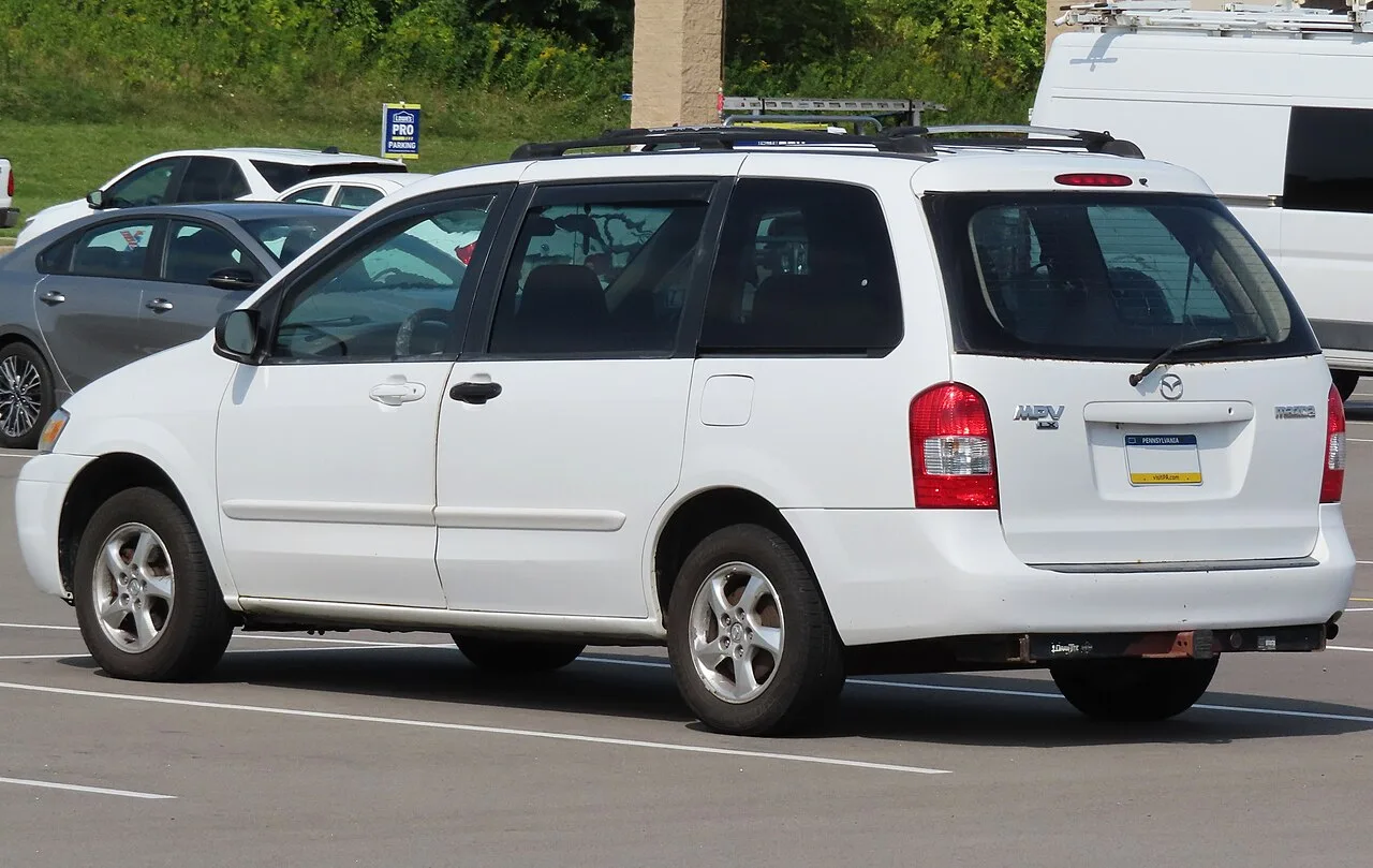 Mazda MPV, rear