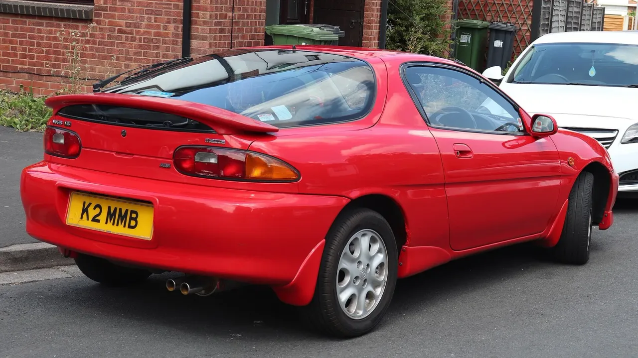 Mazda MX-3, rear