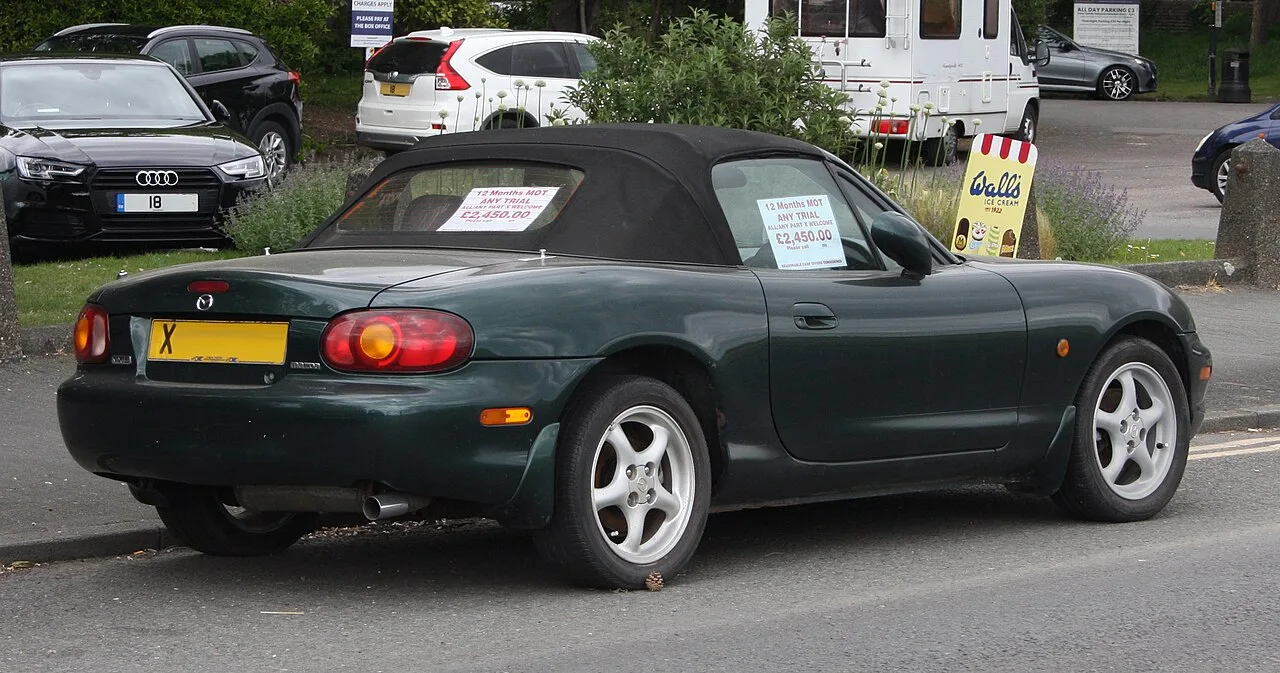 Mazda MX-5 NB, rear