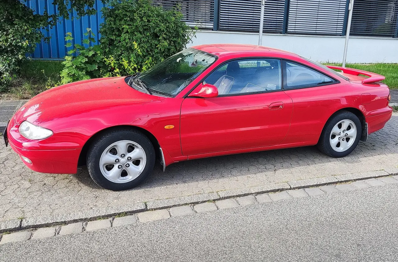 Mazda MX-6, side