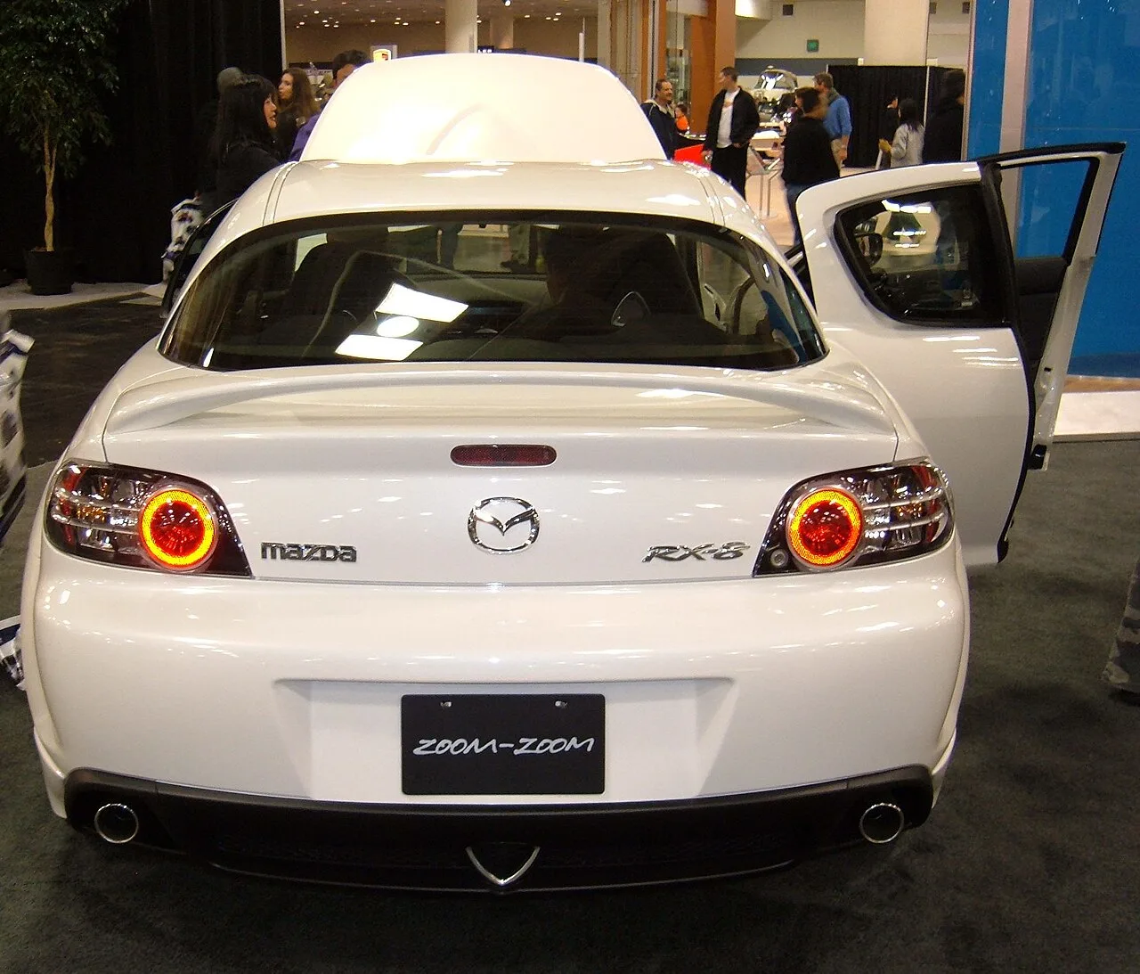 Mazda RX-8 SE3P / FE, rear