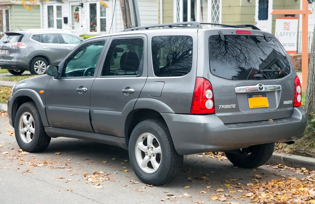 Mazda Tribute, rear