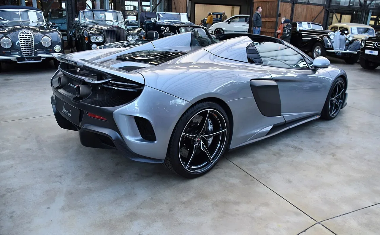 McLaren Automotive 675LT Spider, rear