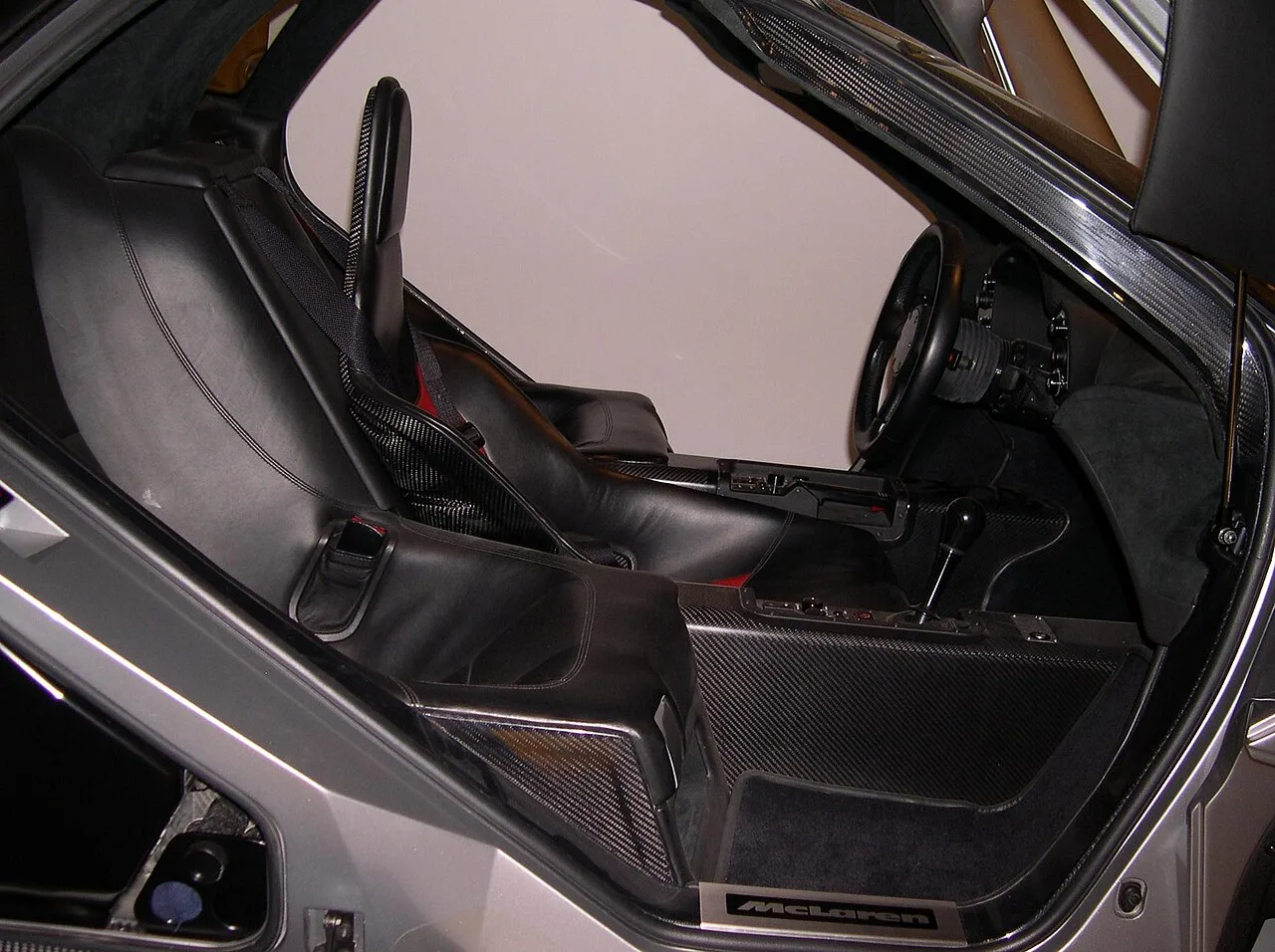 McLaren Automotive F1, interior