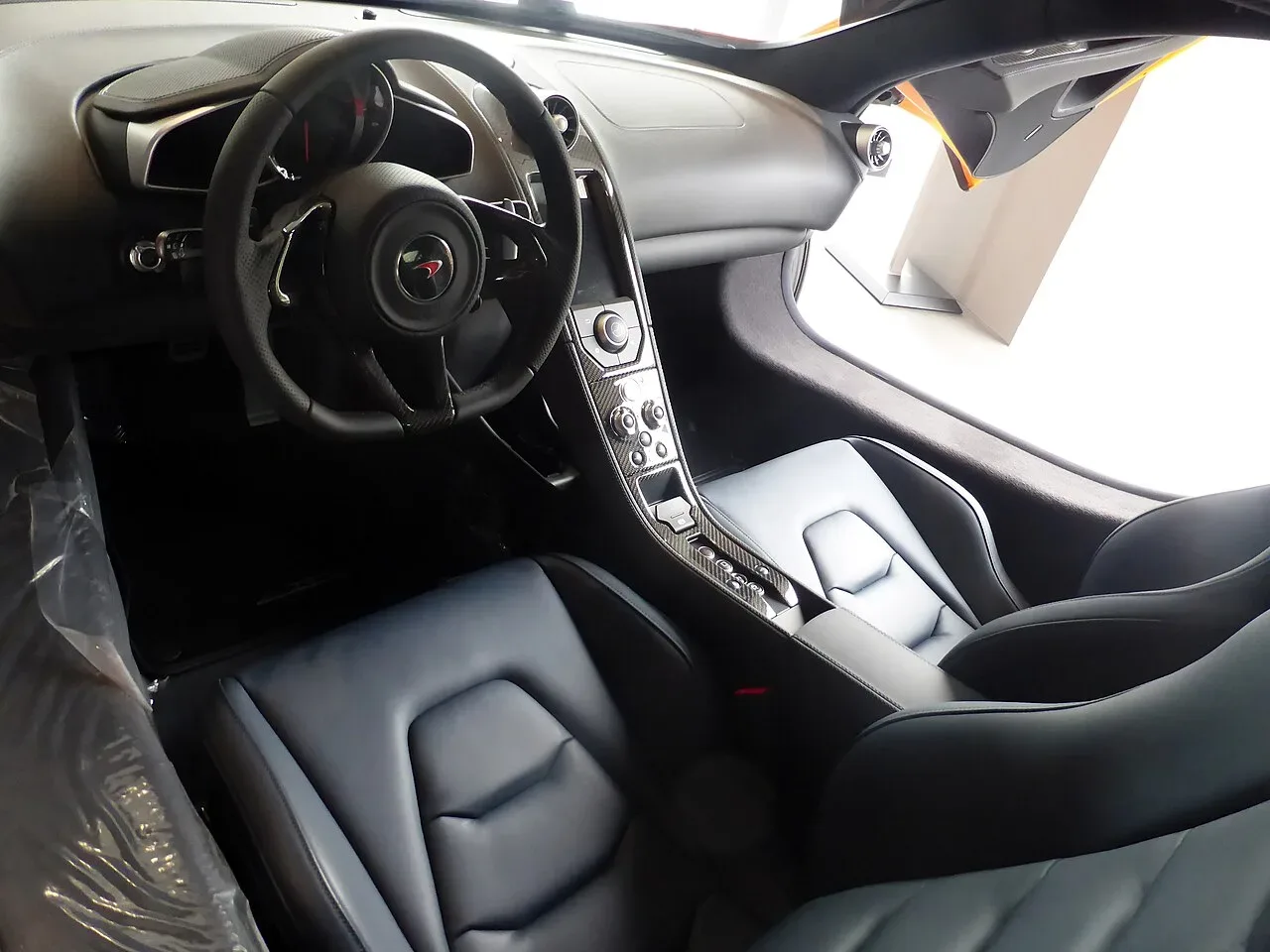 McLaren Automotive MP4-12C Coupe, interior