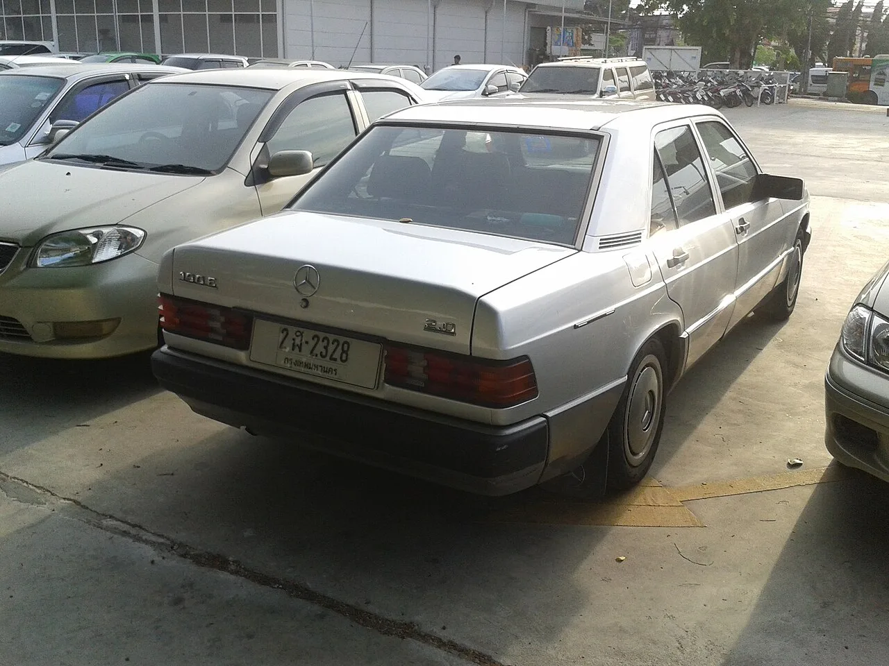 Mercedes-Benz 190E, rear