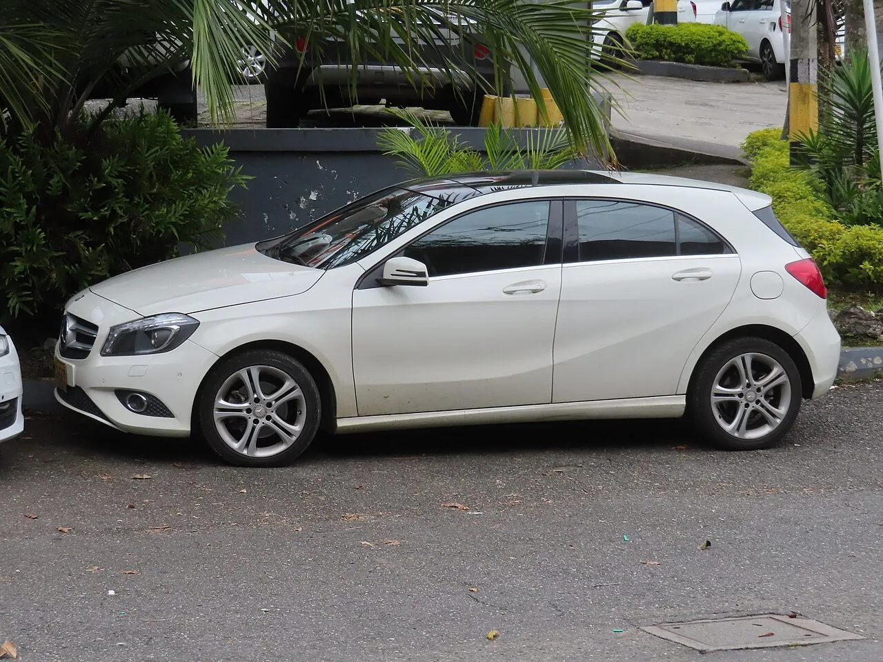 Mercedes-Benz A-Class W176, side