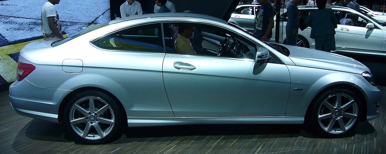 Mercedes-Benz C-Class, side
