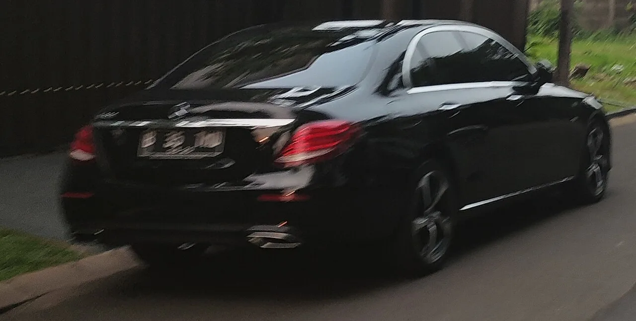 Mercedes-Benz E-Class, rear