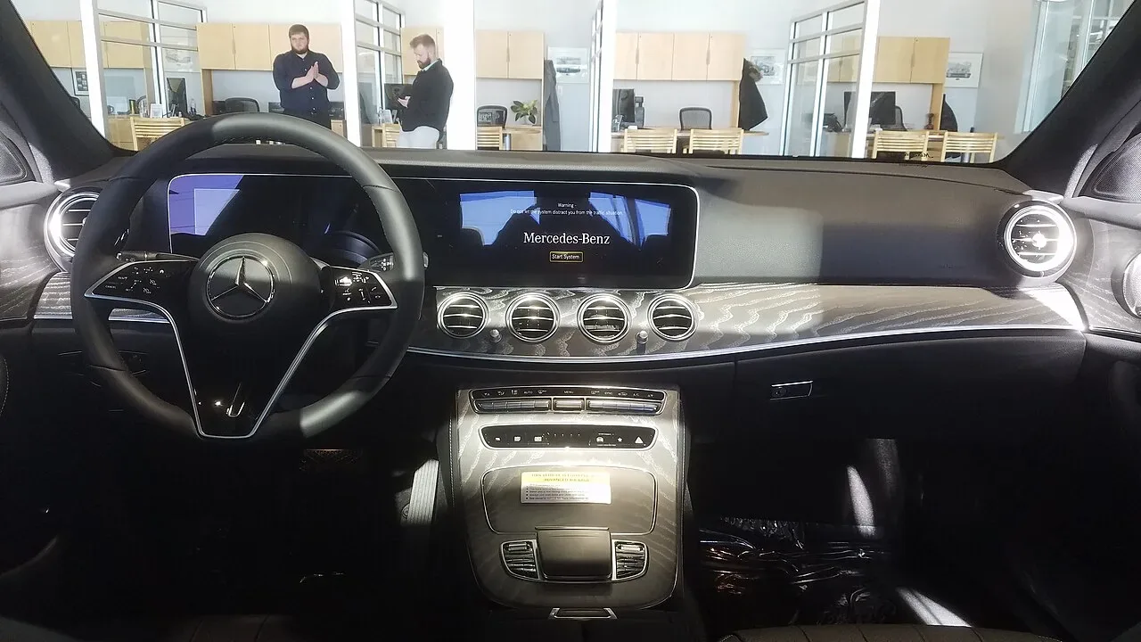 Mercedes-Benz E-Class, interior