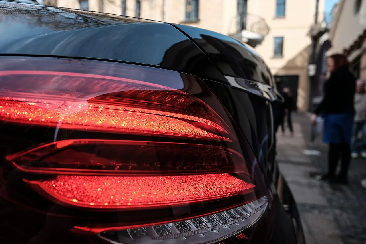 Mercedes-Benz E-Class, rear