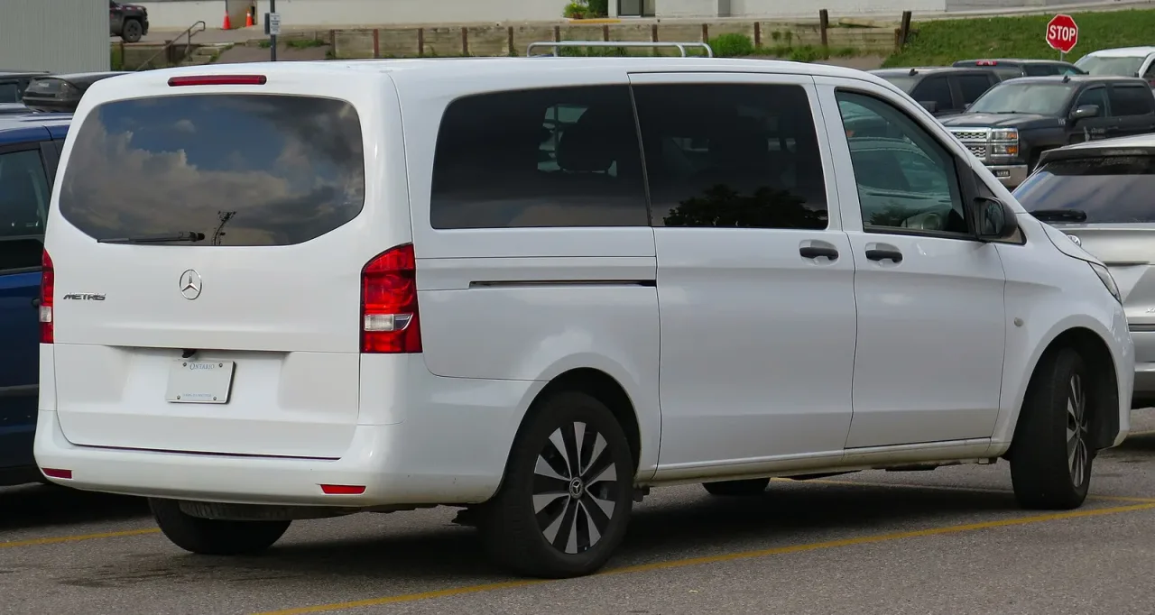 Mercedes-Benz Metris Passenger, rear