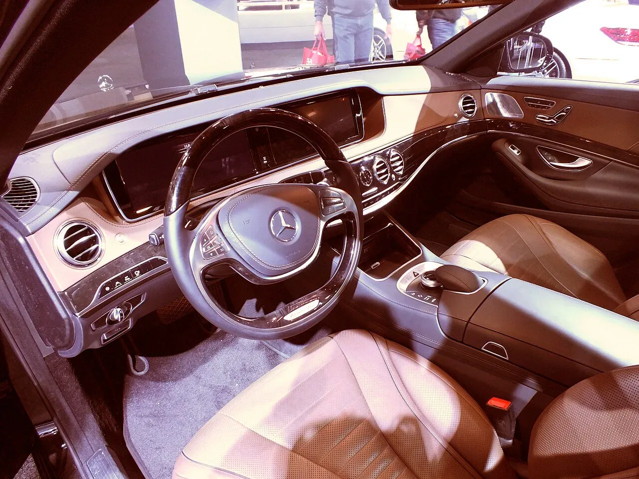 Mercedes-Benz S-Class, interior