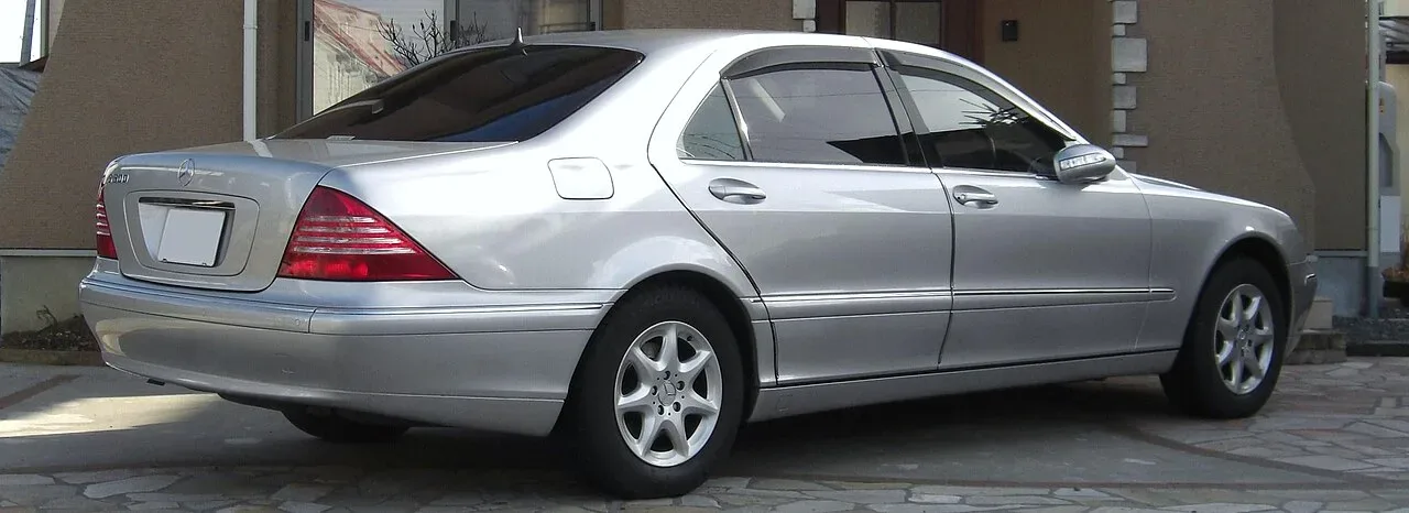 Mercedes-Benz S-Class, rear