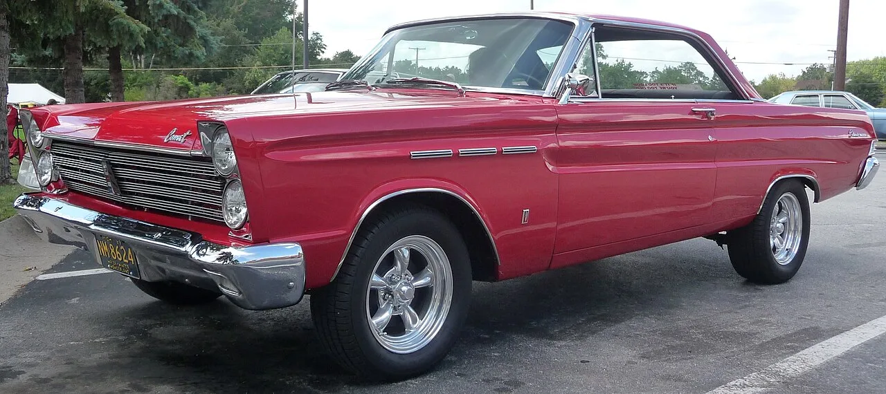 Mercury Comet, side