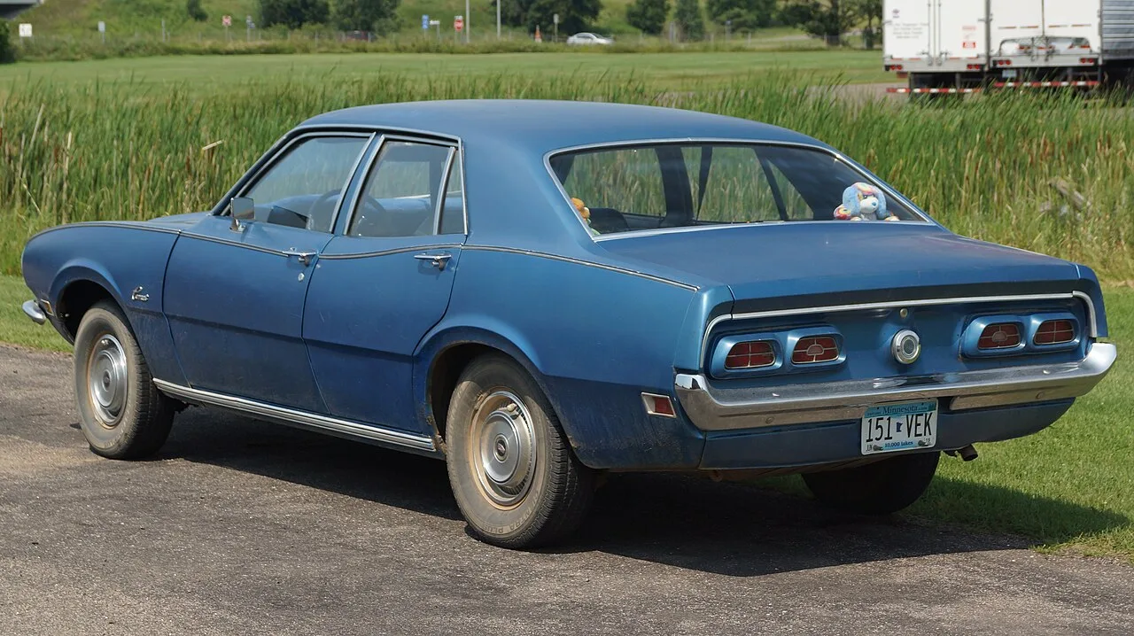 Mercury Comet, rear