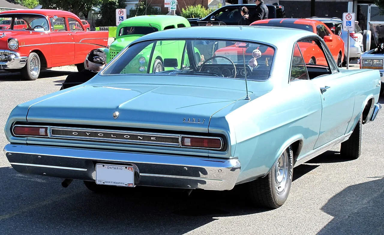 Mercury Comet, rear