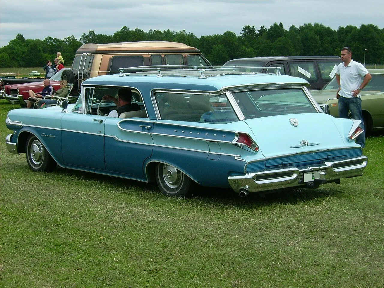 Mercury Commuter, rear