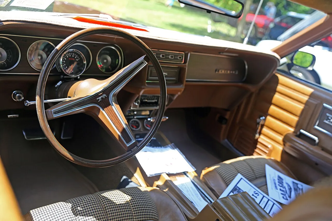Mercury Cougar, interior