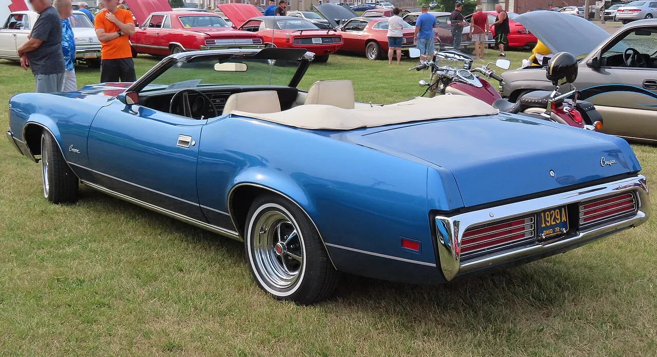 Mercury Cougar, rear