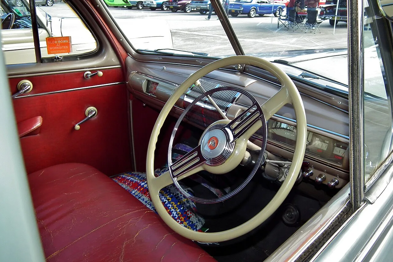 Mercury Eight, interior