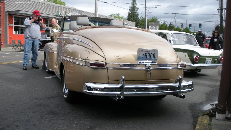 Mercury Eight, rear