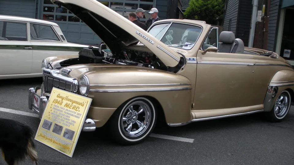 Mercury Eight, side