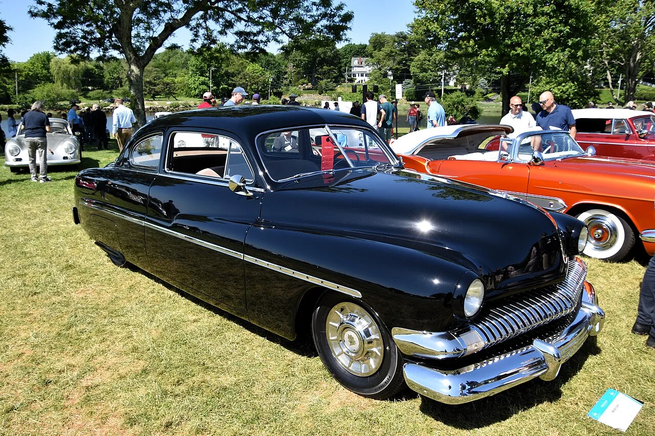 Mercury Eight, rear