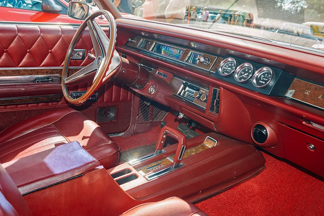 Mercury Marauder, interior