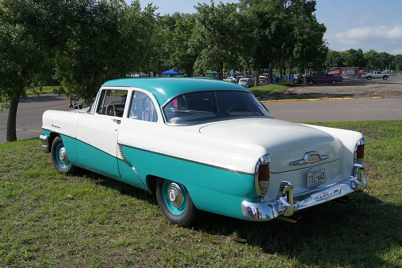 Mercury Medalist, rear