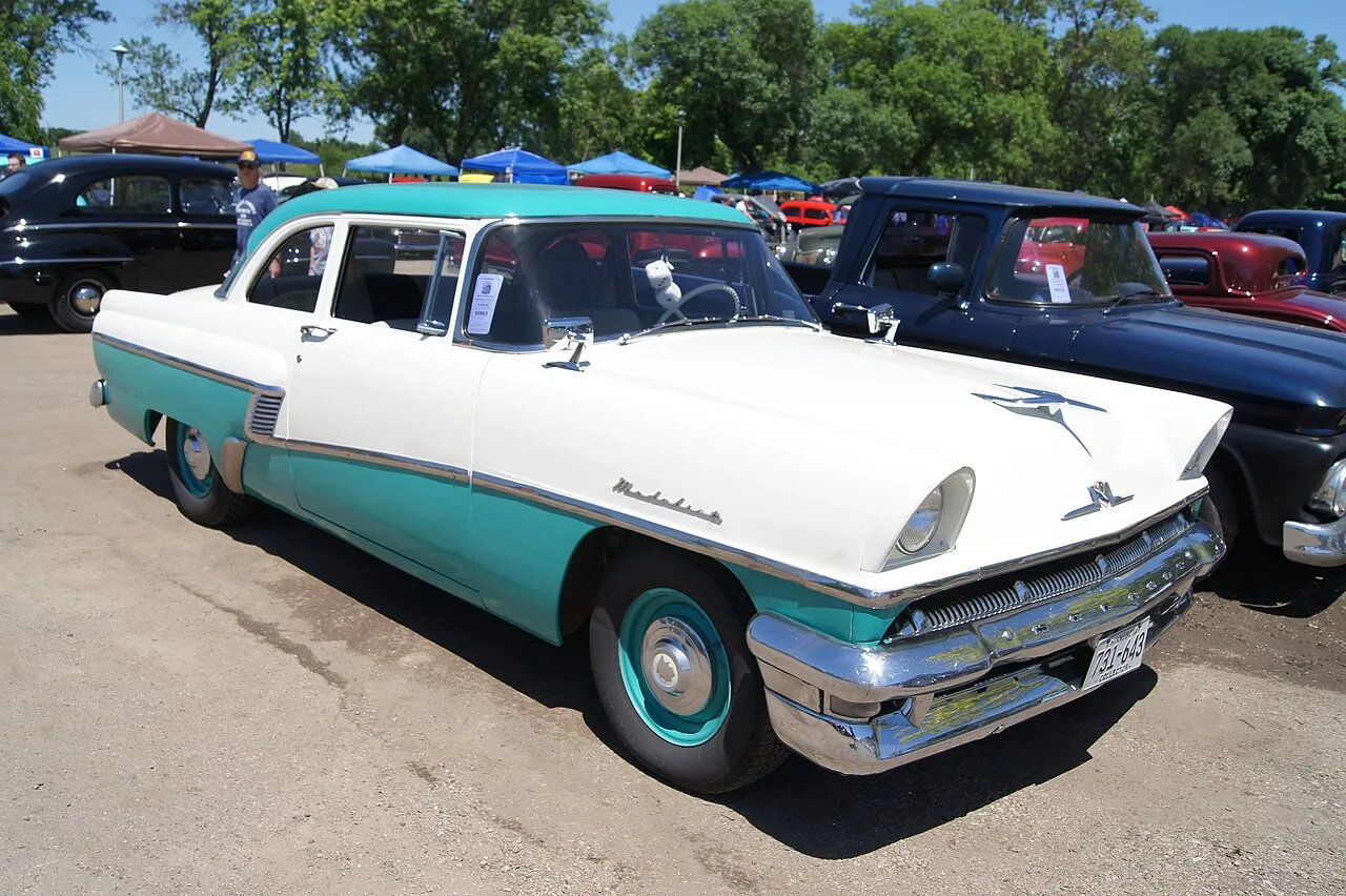 Mercury Medalist, rear