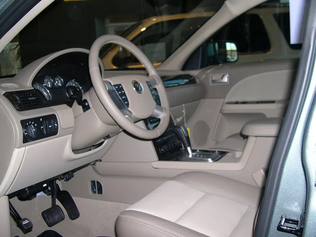 Mercury Montego, interior