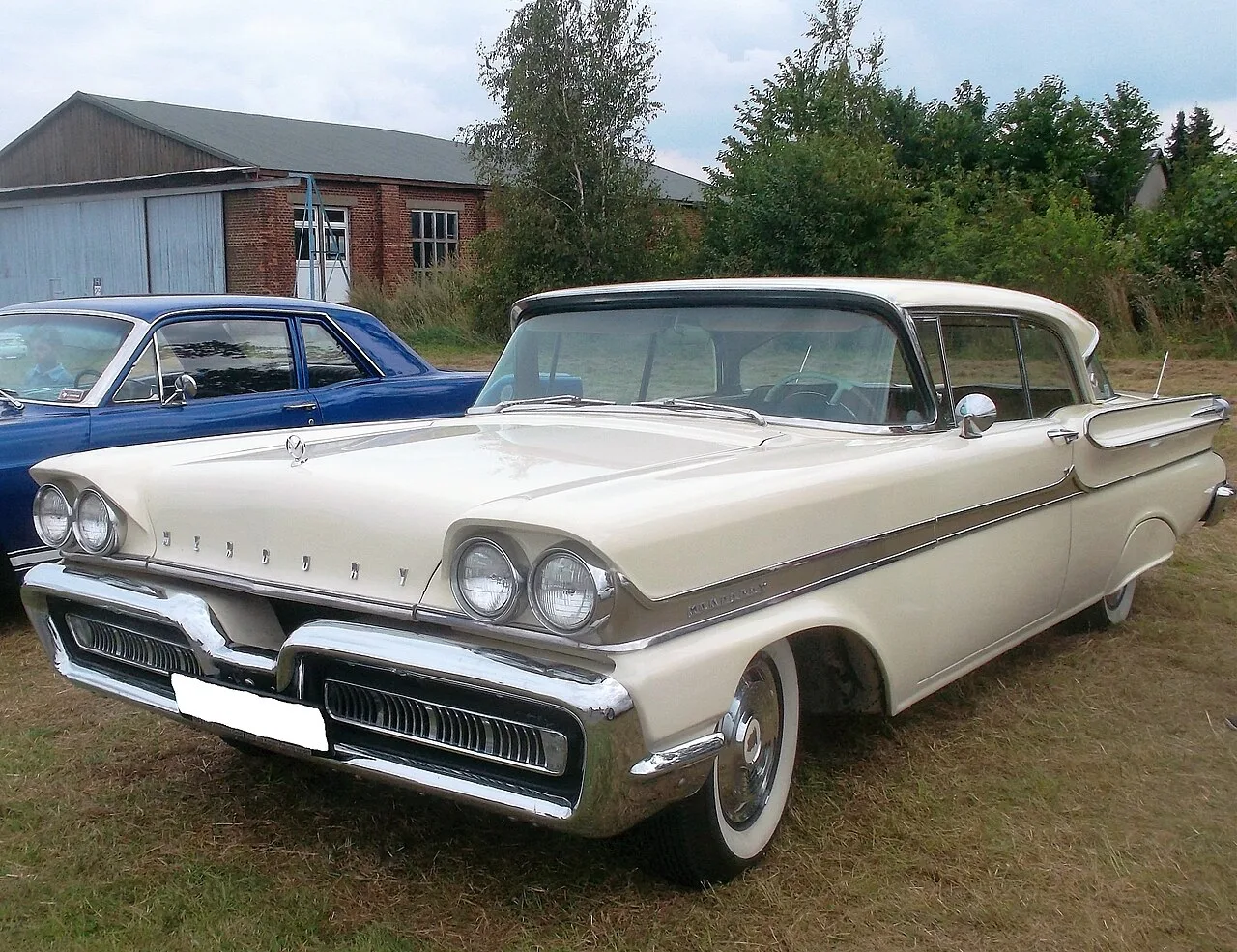 Mercury Monterey, side