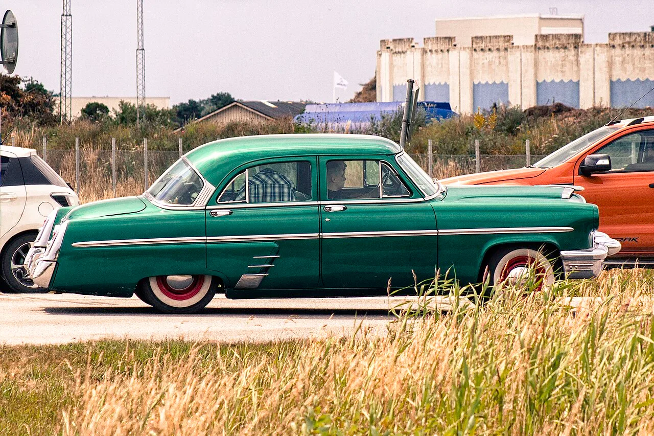 Mercury Monterey, side