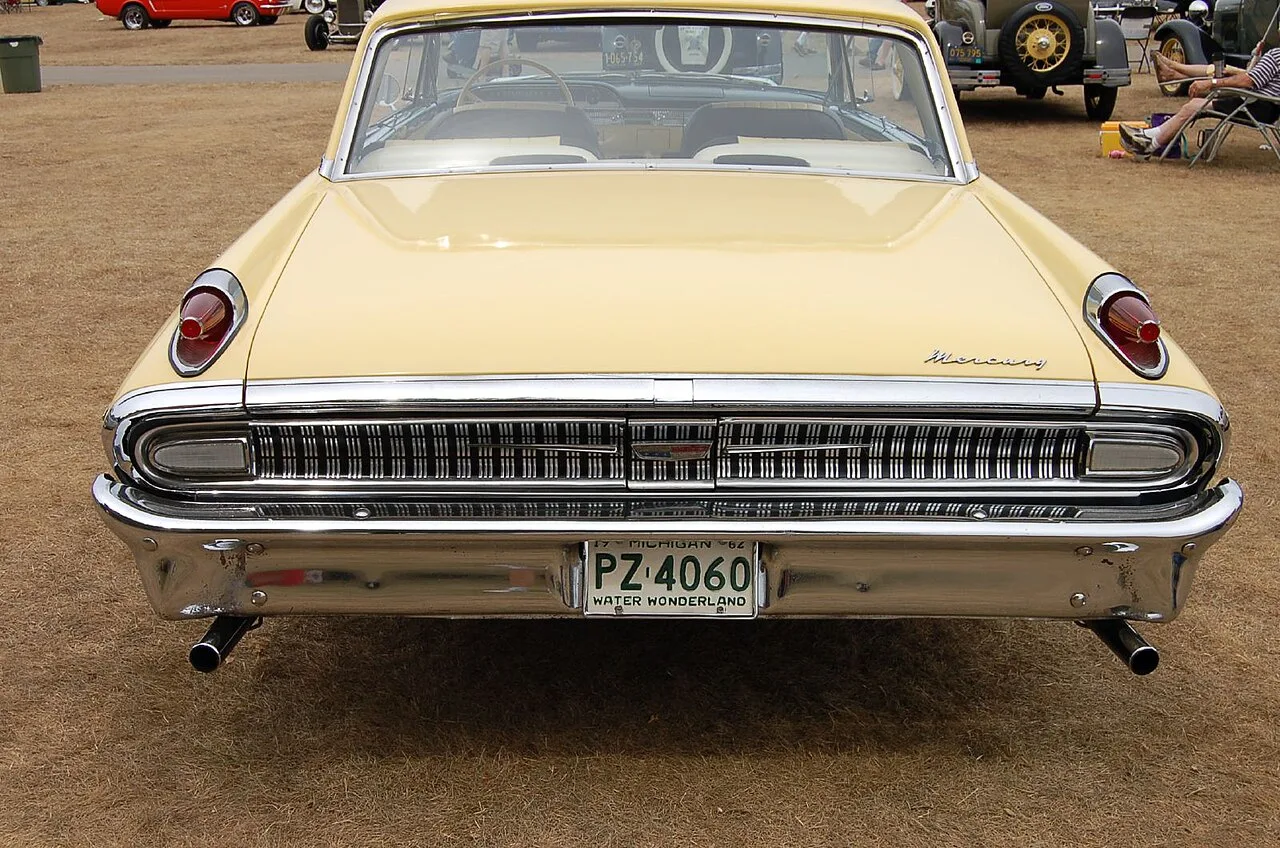 Mercury Monterey, rear