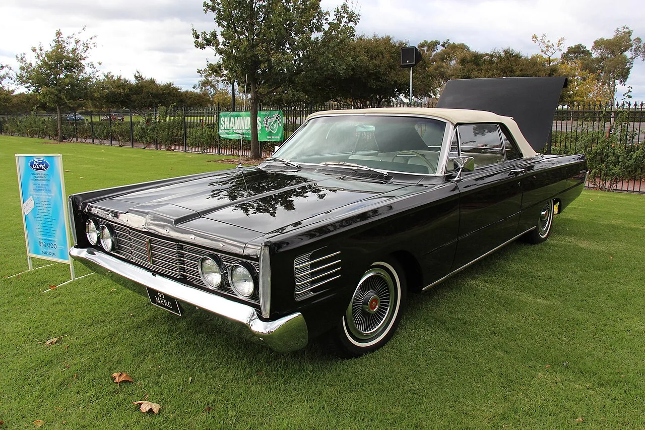 Mercury Monterey, side